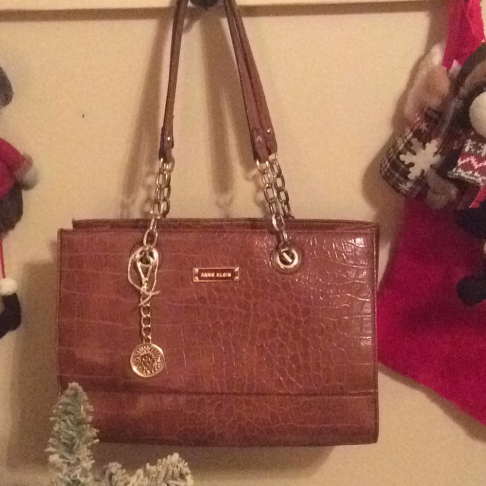 ANNE KLEIN LEATHER SHOULDER BAG COAST BORDEAUX- NWOT